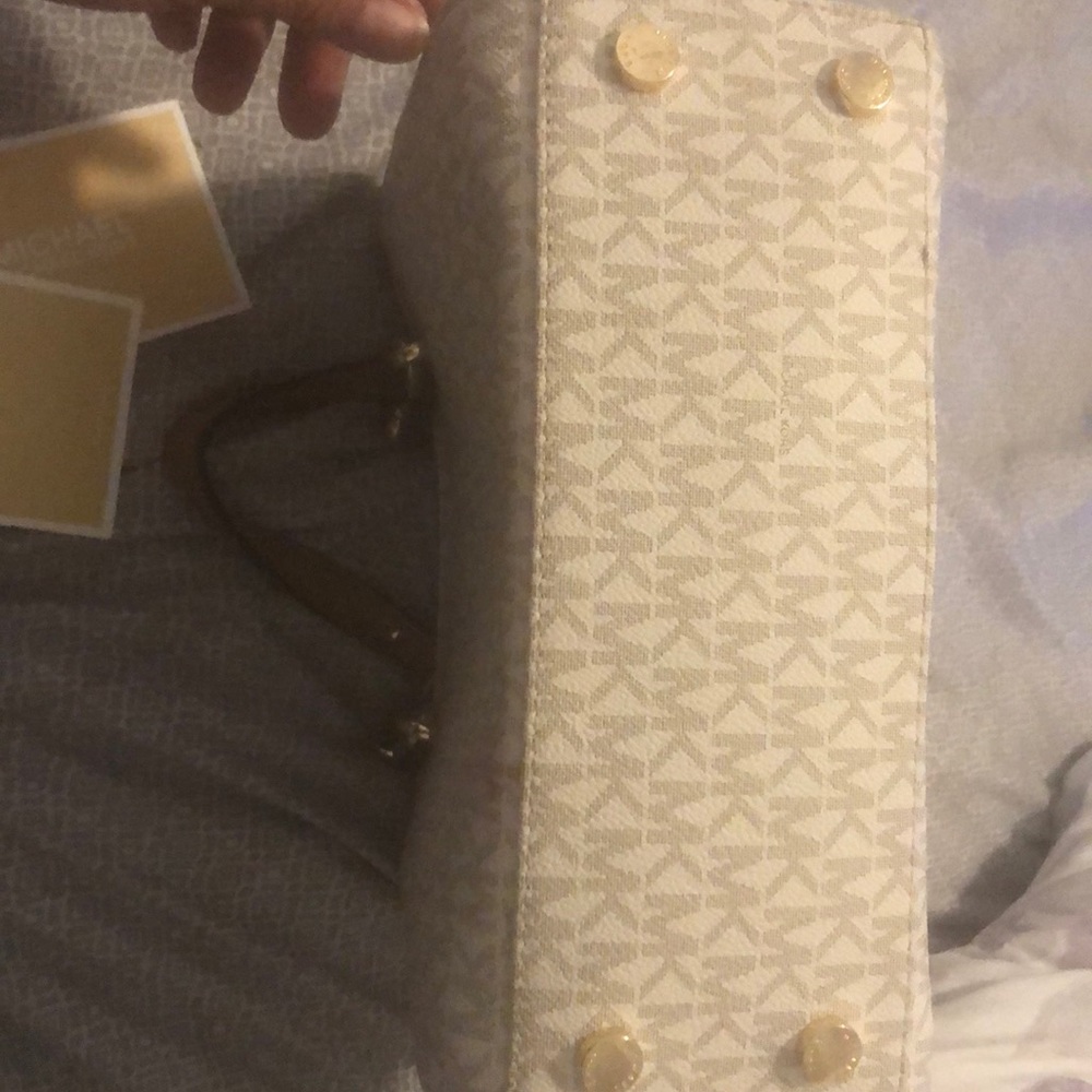 Michael Kors purse - Picture 4 of 5